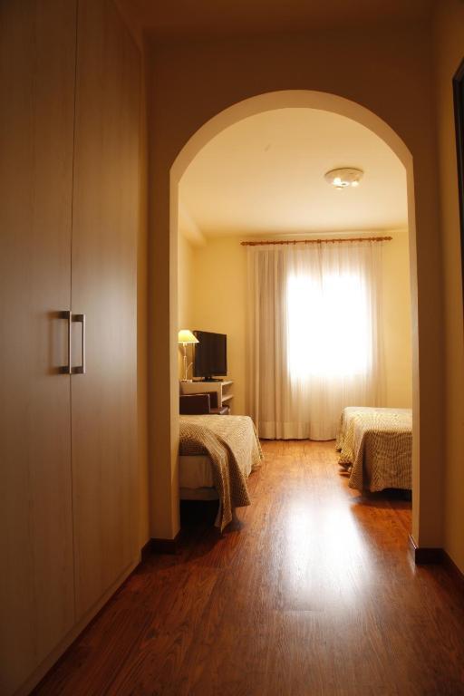 Hotel Canet Castello  D'Empuries Quarto foto