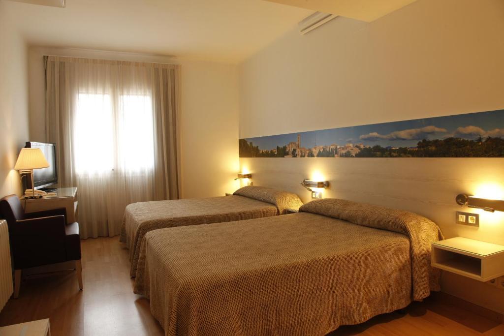 Hotel Canet Castello  D'Empuries Quarto foto