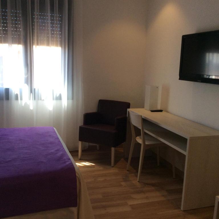 Hotel Canet Castello  D'Empuries Quarto foto